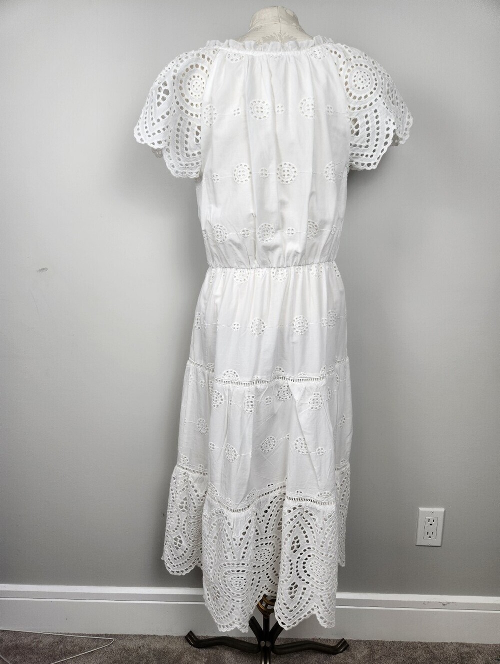 White Eyelet 100% Cotton Midi Dress Flutter Sleeve Size Small Fits Medium - Picture 5 of 12